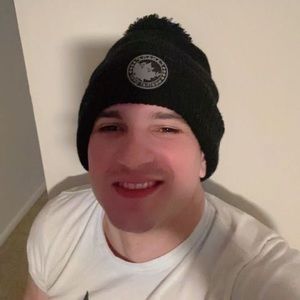 Meet your Posher, Moises